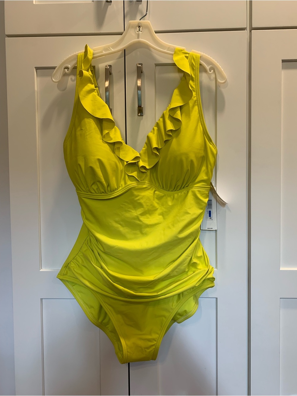 DKNY One Piece Ruffle Swimsuit Women’s L Yellow Underwire Tummy Control NWT - Picture 3 of 9